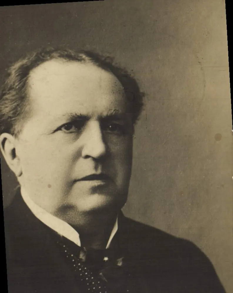 Retrato de um homem — fotografia sépia — carta postal universal holandesa - Frente