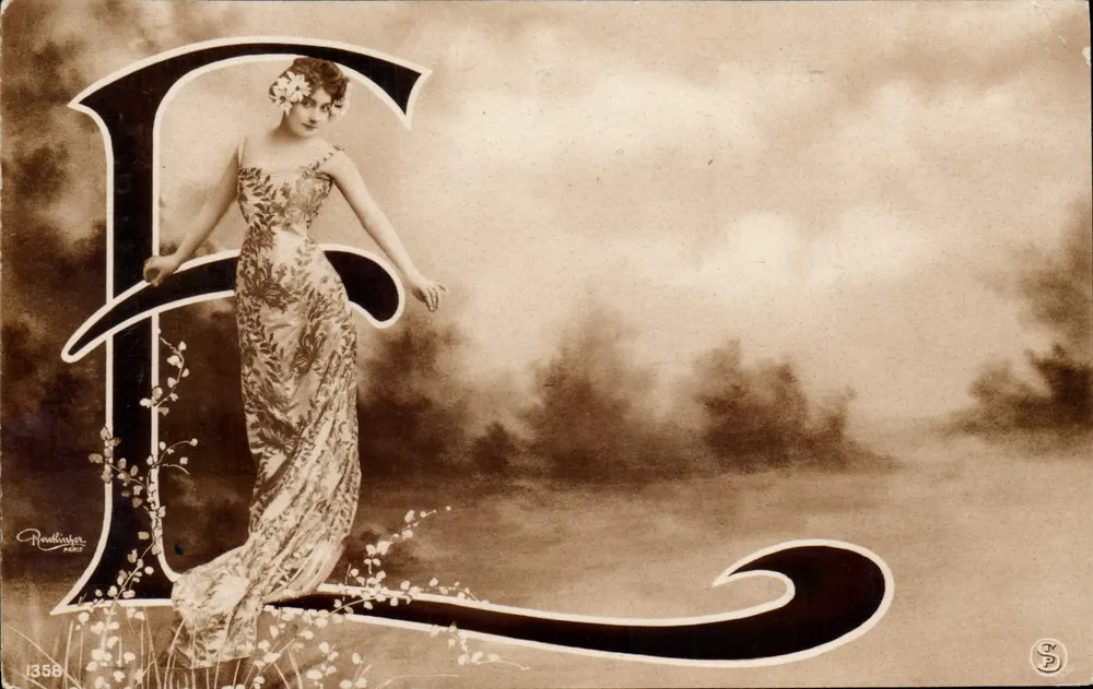 F — Frau in Blumenkleid — Roullinier, Paris, n°1358 - Vorderseite