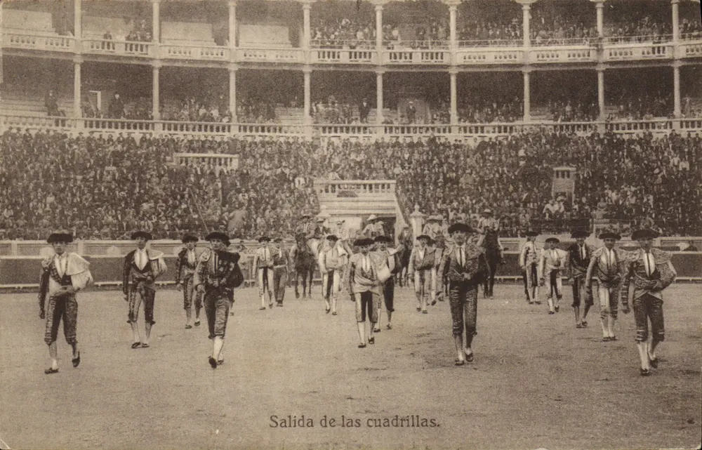 Saída das cuadrillas — arênes de Sevilha — Héliotypie de Kallitén & Gautier, Madrid - Frente