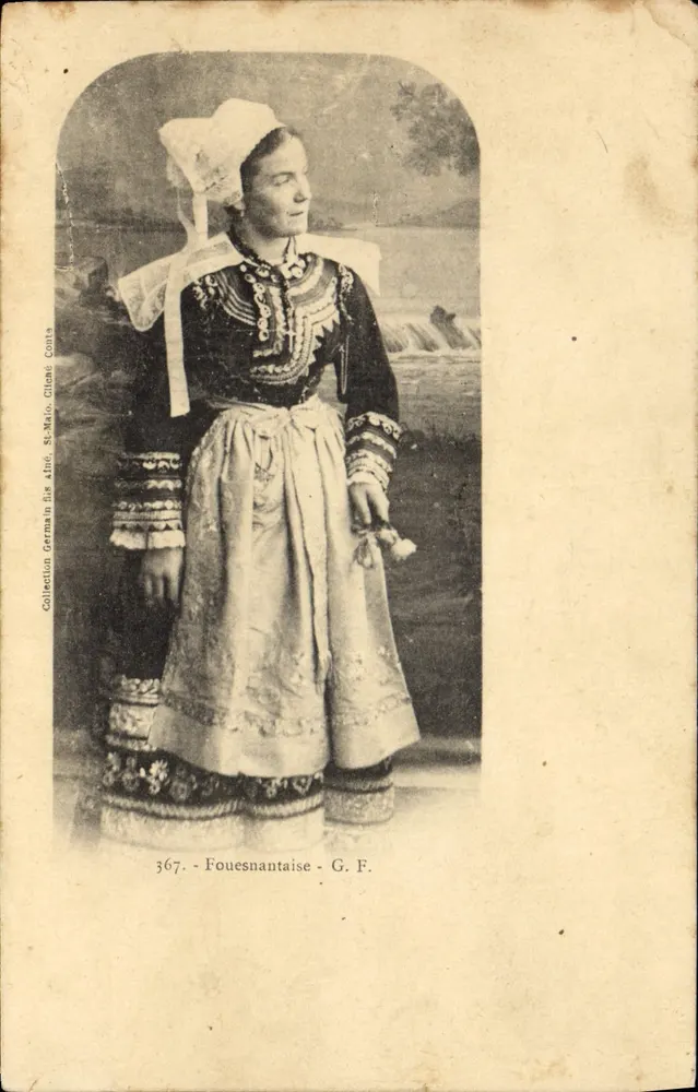 Fouesnantaise — Traje tradicional — G. F. / St-Malo, Coleção German fils Aîné, n° 367 - Frente