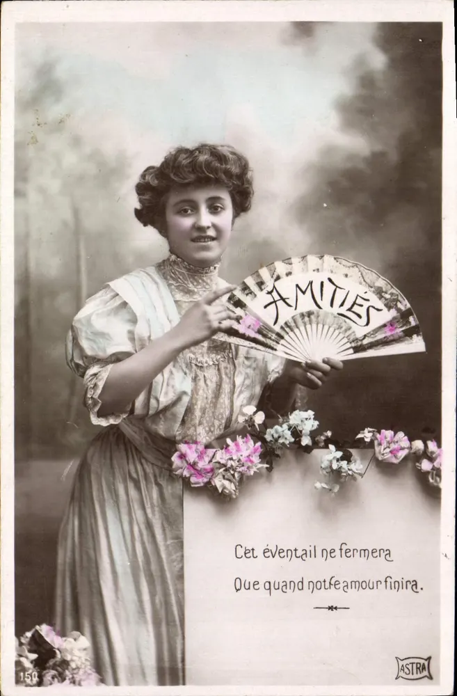 Frau mit einem Fächer — Text 'AMITIÉS' — Verleger ASTRAL n°150 - Vorderseite