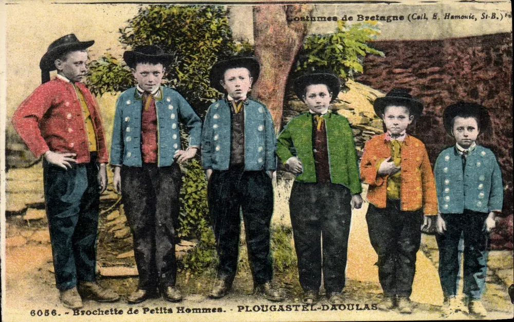Broche kleiner Männer — Kleidung aus der Bretagne — E. Hamonic, St-B. - Vorderseite