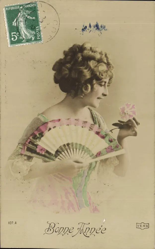 Frau mit Fächer und Blume — Frohes Neues Jahr — VERA, n° 107.A - Vorderseite