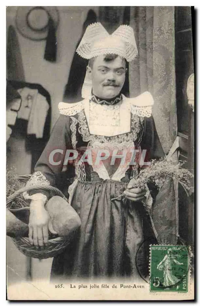 Die schönste Frau von Pont-Aven — Porträt einer Frau im traditionellen Kleid, die einen Korb hält — Verlag: La Poste, n° 265 - Vorderseite