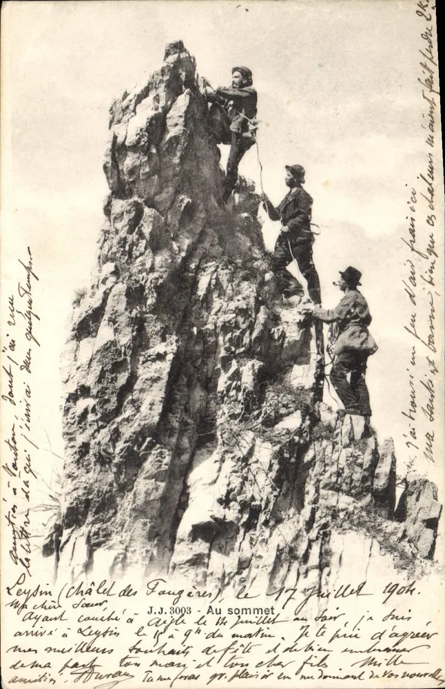 Ceyssin (Châtel des Faugères) — Au sommet — J.J. 3003 - Frente