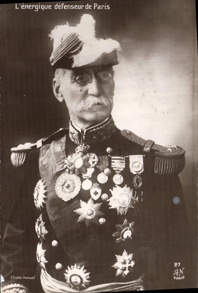 Energetyczny obronca Paryża — generał Philippe Pétain — Cliché Manuel, N°27 - Awers