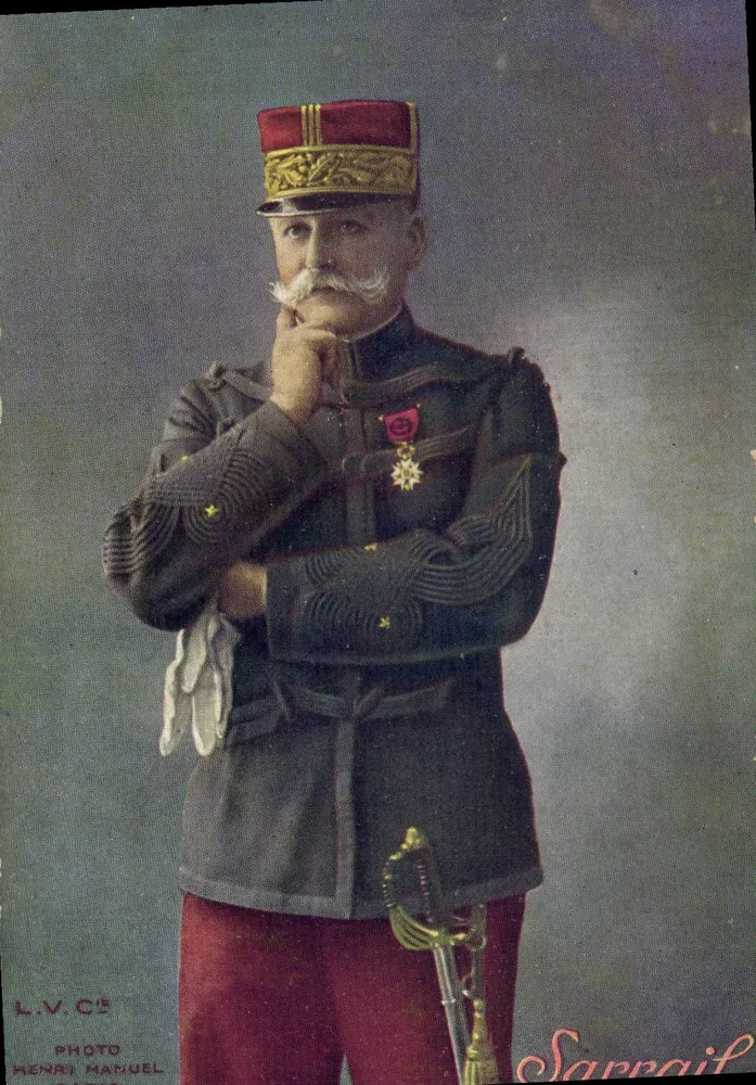 Oficer wojskowy — portret w mundurze — Fotografia Henri Manguel, Sarraïl - Awers