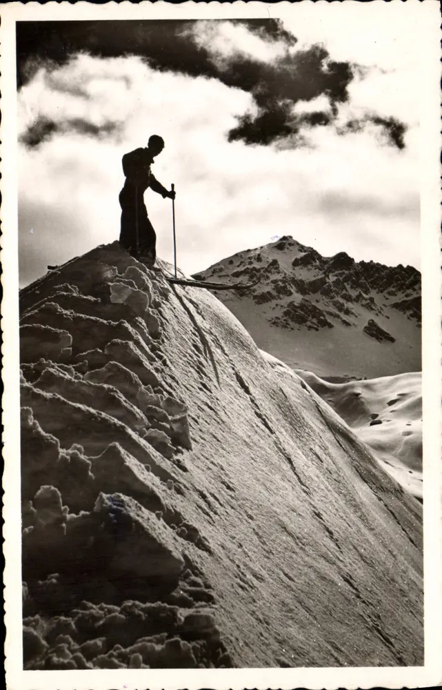 Alpine Skifahren — Überquerung einer Kuppe — Die Alpilles der Provence — Ausgabe von CROGENE - Vorderseite
