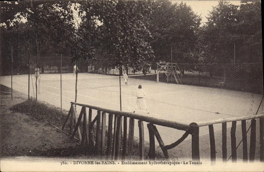 Divonne-les-Bains — Hydrotherapie-Einrichtung — Tennis - Vorderseite