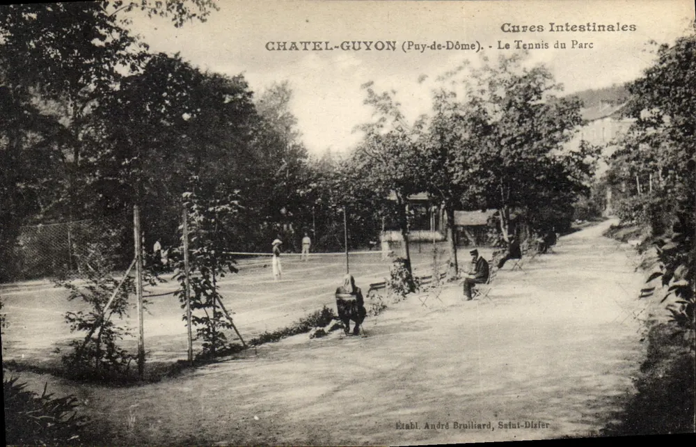 Châtel-Guyon (Puy-de-Dôme) — O Tênis do Parque — Estabelecimento André Bruilliard, Saint-Disier - Frente