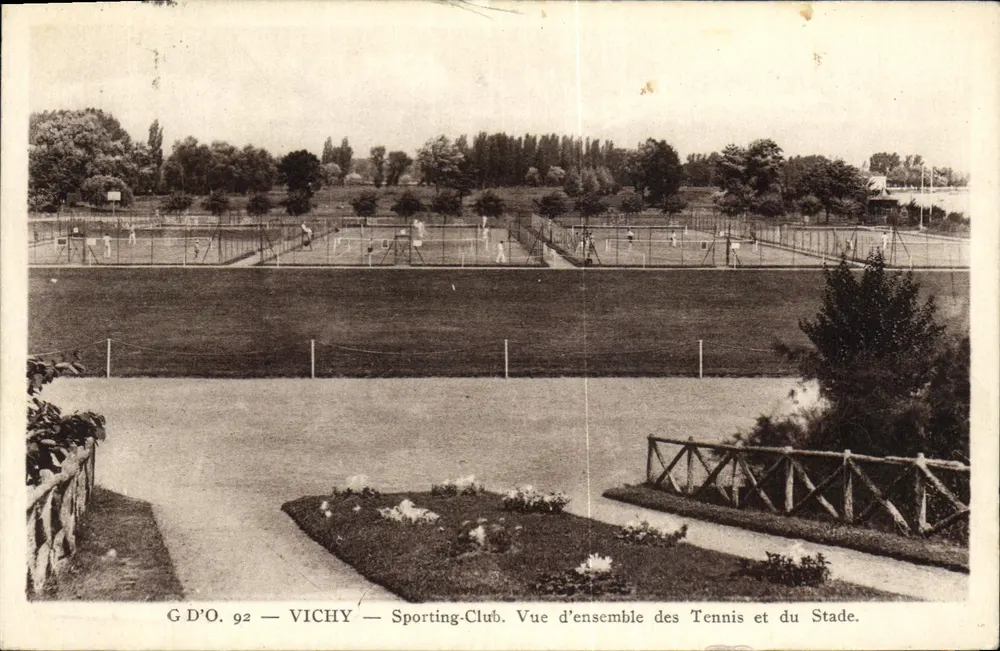 Vichy — Sporting-Club. Gesamtansicht der Tennisplätze und des Stadions. — G.D'O. 92 - Vorderseite