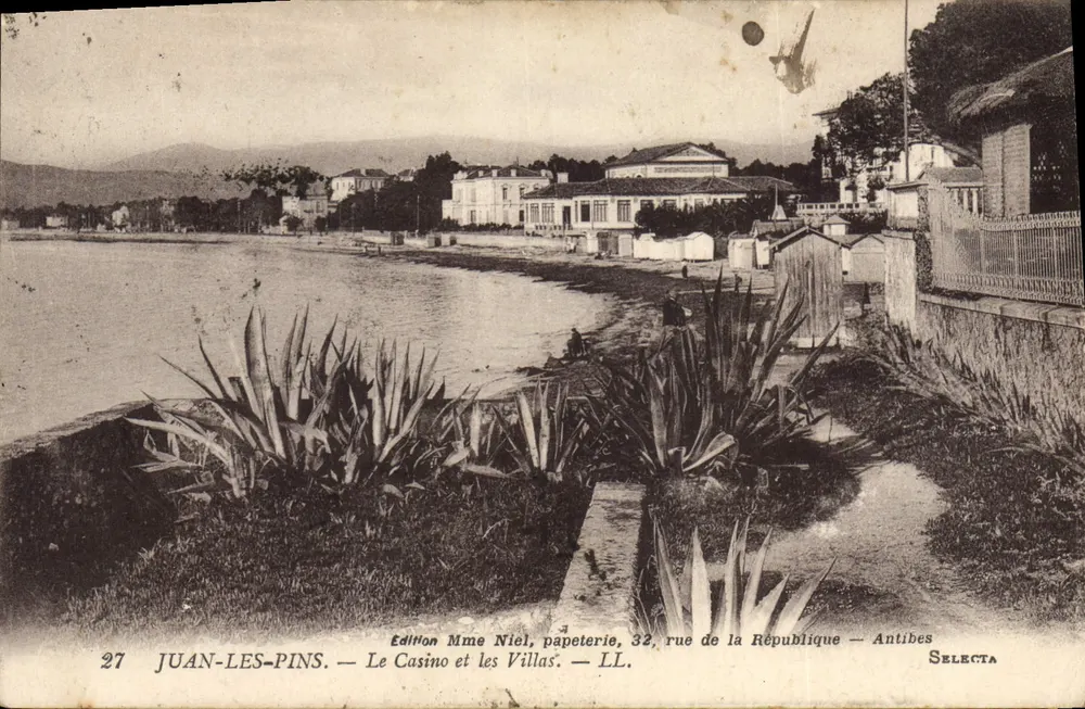 Juan-les-Pins — Das Casino und die Villen — Ausgabe Mme Niel, Schreibwaren, 32 rue de la République — Antibes - Vorderseite