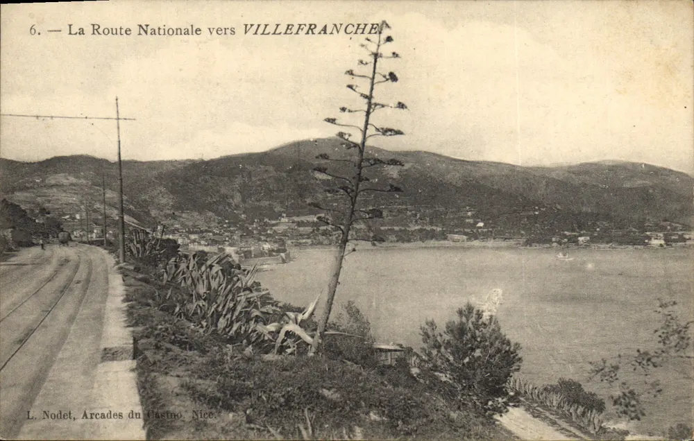 La Strada Nazionale verso VILLEFRANCHE — Arcate del Casinò, Nizza — L. Nodet - Recto