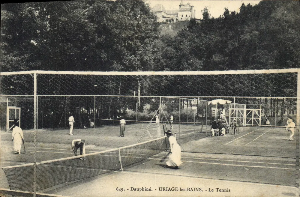 URIAGE-LES-BAINS — O Tênis — P. Gaude, fot.-edit., Grenoble, n° 649 - Frente