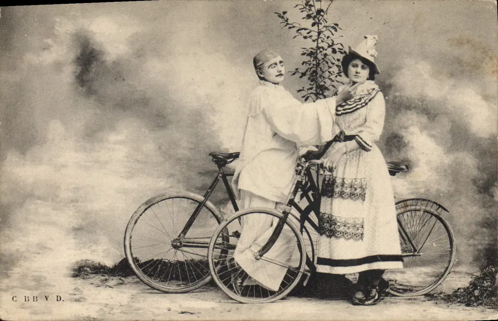 Dois ciclistas — cena de estúdio — C.B.B.V.D. - Frente