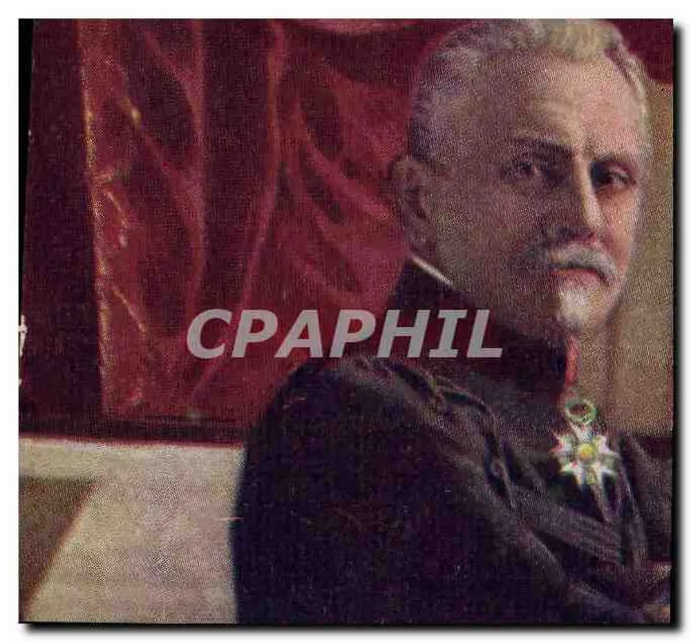 Retrato de um homem em uniforme — decorado com uma cruz — editor não identificado - Frente