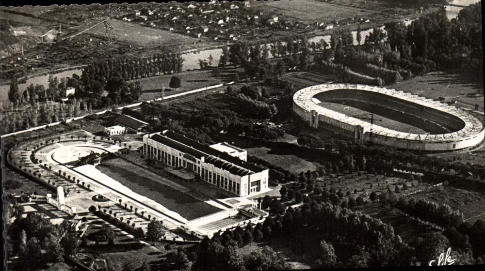 Municipalstadion von Toulouse — Luftbild — Verlag La Bouche Frères - Vorderseite