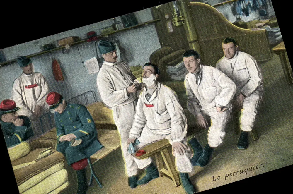 Friseursalon — Soldaten in Uniform — Verlag L.V. - Vorderseite