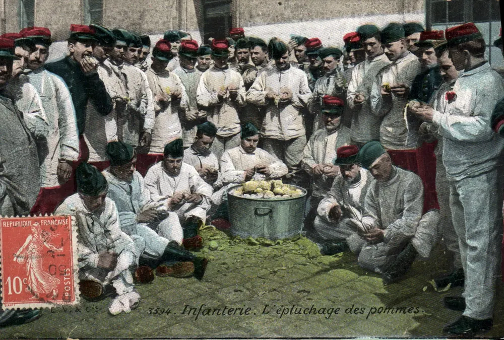 Infanterie — Äpfel schälen — Verlag: L’Écho de la Poste, Nr. 3394 - Vorderseite