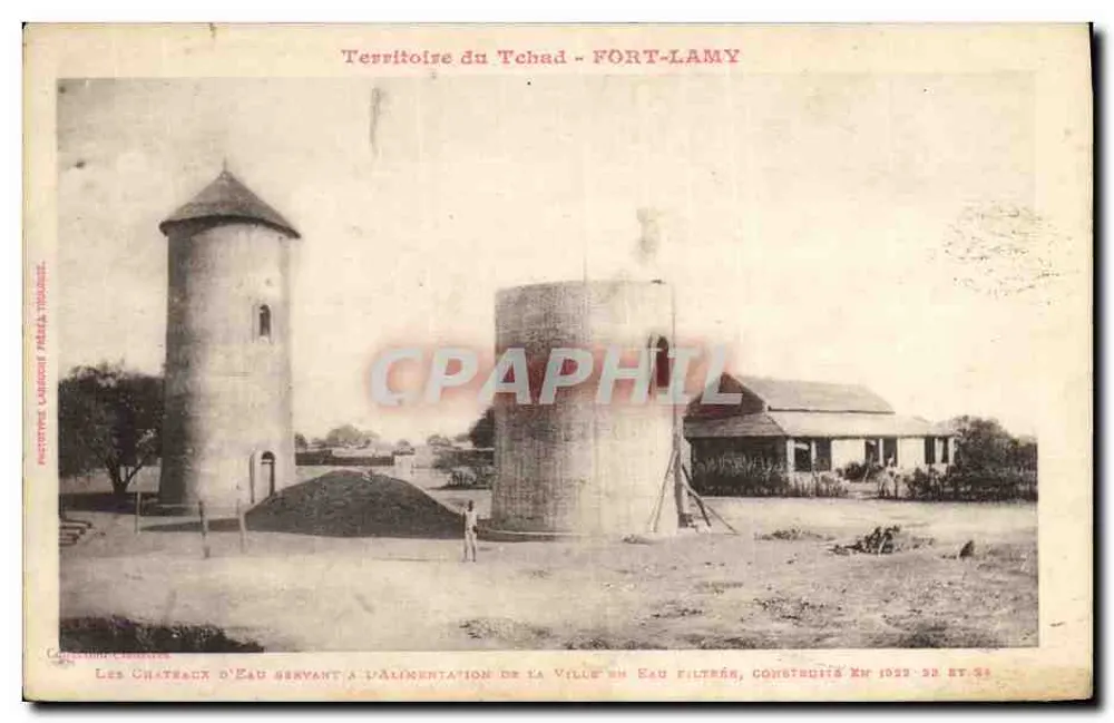 Fort-Lamy - Os Reservatórios de Água que fornecem água filtrada à cidade - construídos em 1922-23 e 24 - Frente