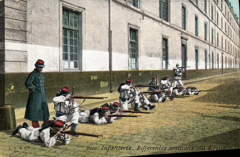 Infanterie — Différentes positions du tireur — L.V. & Cie, n° 3600 - Recto