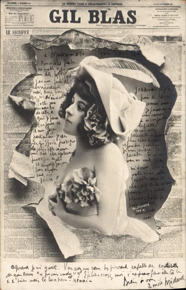Femme en robe à fleurs — illustration sur fond de journal — Gil Blas, Paris, 1909 - Recto