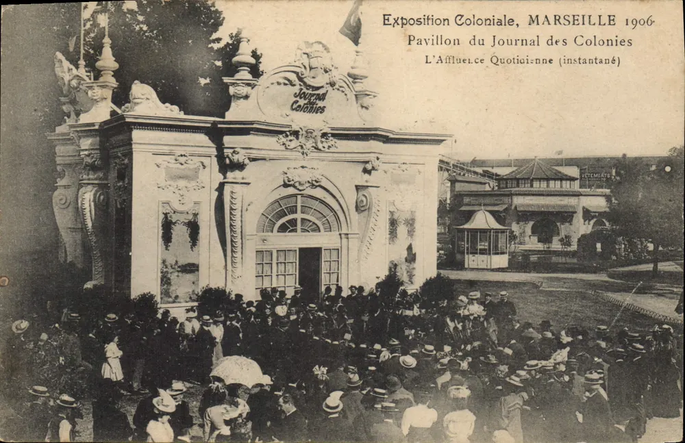 Kolonialausstellung, MARSEILLE 1906 — Pavillon des Journal des Colonies — Tägliche Besucherströme (instantan) - Vorderseite
