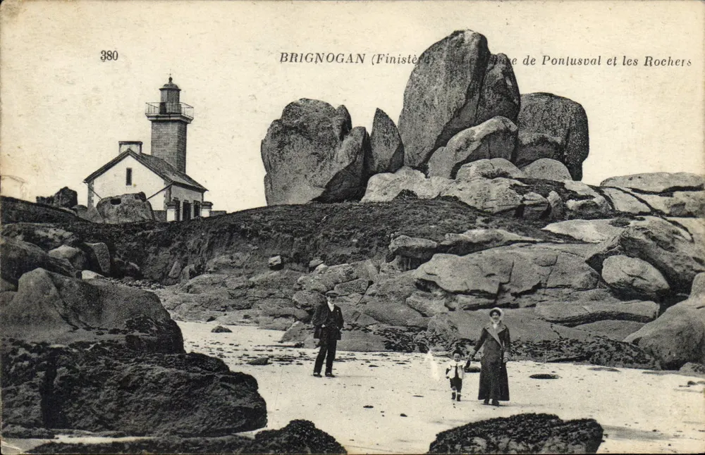 Brignogan (Finistère) — Farol de Pontusval e os Rochos — editor Anciens Étab. Neubert & Cie, n° 380 - Frente