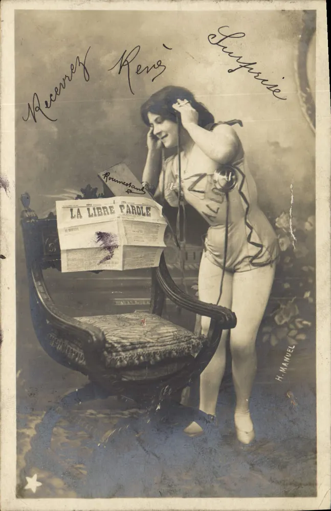 Frau in Badekleid mit Telefon — Werbung für 'LA LIBRE PAROLE' — H. MANUEL - Vorderseite