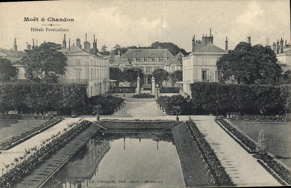 Moët & Chandon — Private Hotels — Foto. EM. Choque, Verlag-Ed. Bépérnay - Vorderseite