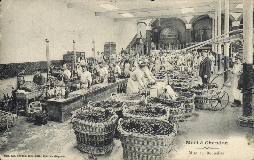 Flaschenfüllen — Moët & Chandon — Photo. Em. Choque, Verlag Epernay (Deposé) - Vorderseite