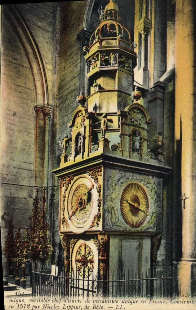 Dijon — Innenraum der Kathedrale Saint-Jean — Astronomische Uhr, gebaut 1572 von Nicolas Lippius aus Basel — LL - Vorderseite