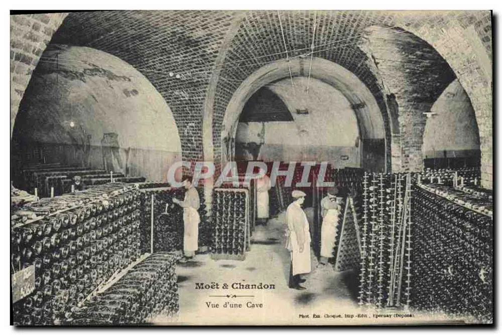 Moët & Chandon — Ansicht einer Keller — Phot. Em. Choquet, Verlag Epernay (Deposé) - Vorderseite