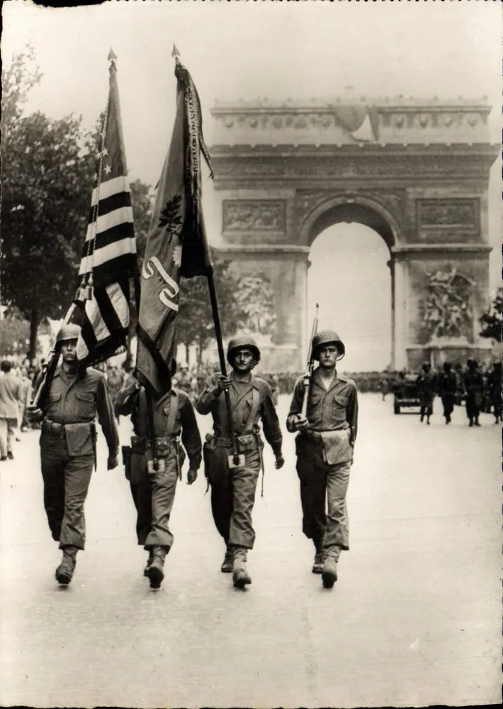 Amerikanische Flaggenparade auf den Champs-Élysées — Éditions O.P. — n°14 - Vorderseite