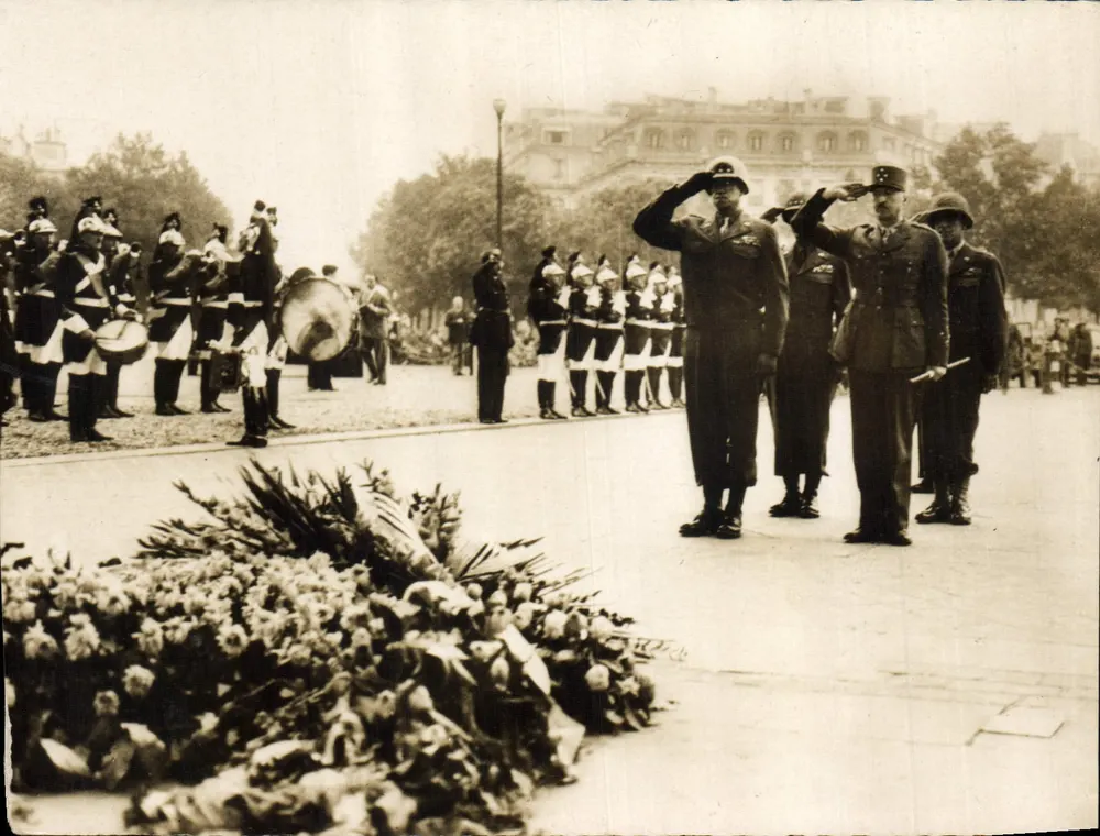 General Bradley und General Koenig vor dem Grab des Unbekannten Soldaten — Editions O.P. n°41 - Vorderseite