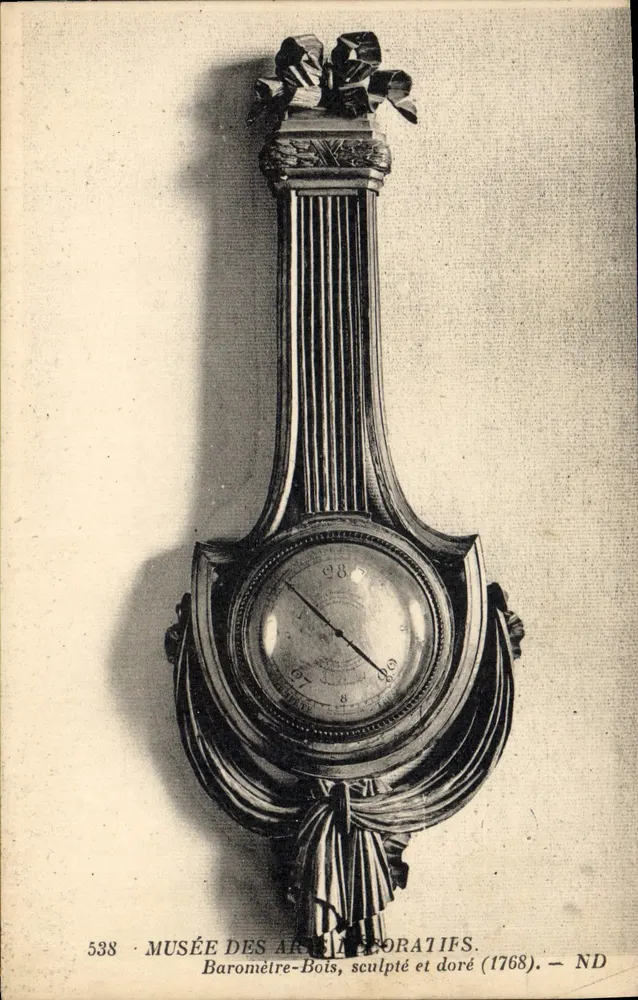 Barometro in legno scolpito e dorato (1768) — Museo degli Arti Decorativi — n° 538 - Recto