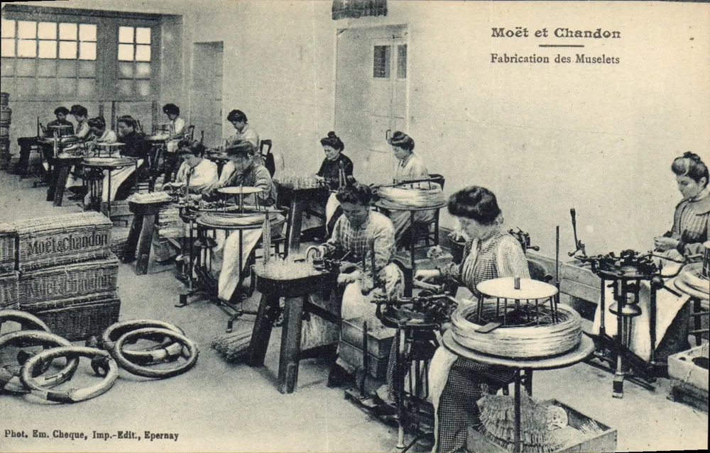 Moët et Chandon — Fabricação dos Gomos — Fot. Em. Choque, Imp.-Edit., Epernay - Frente