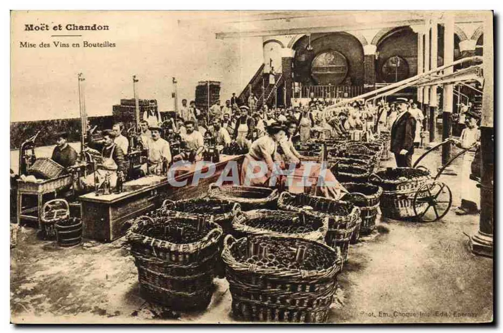 Moët & Chandon — Weinabfüllung — Fotografie Em. Choque, Druck Edit. Epernay - Vorderseite