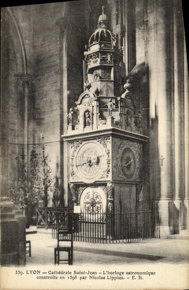 LYON — Kathedrale Saint-Jean — Die astronomische Uhr, gebaut 1598 von Nicolas Lippius — E. R. - Vorderseite