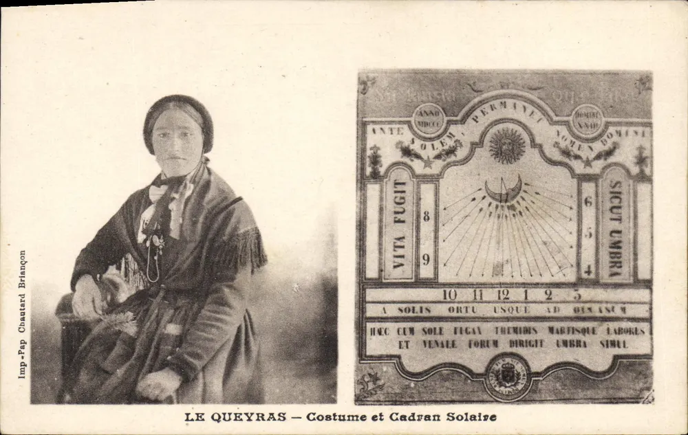 Le Queyras — Kleidung und Sonnenuhr — Imp. Pap. Chautard Briançon - Vorderseite