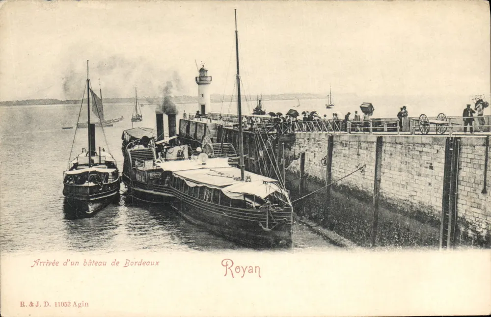 Chegada de um navio de Bordeaux — Royan — R.&J. D. 11052 Aglin - Frente