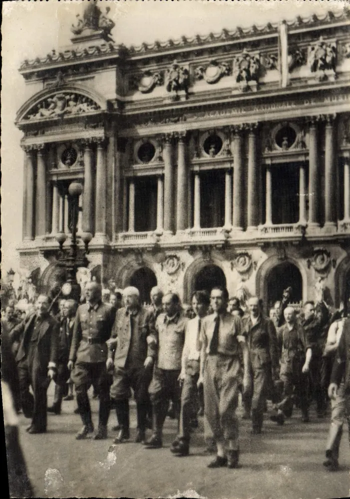 Prisonniers allemands — Place de l'Opéra — Éditions O.P. Photo-Presses-Libération - Vorderseite