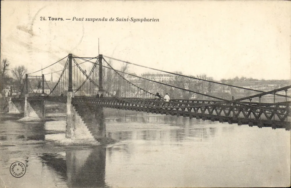 Tours — Hängebrücke Saint-Symphorien — Großmarkt von Tours - Vorderseite