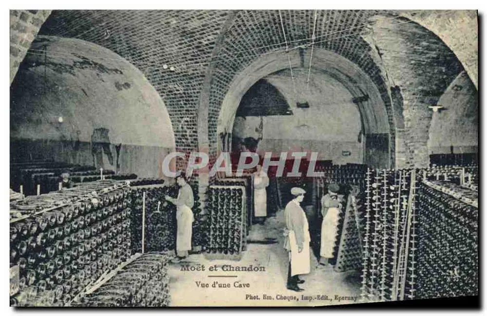 Moët et Chandon — Vista de uma Cave — Fot. Sm. Cheque, Imp.-Edit., Epernay - Frente