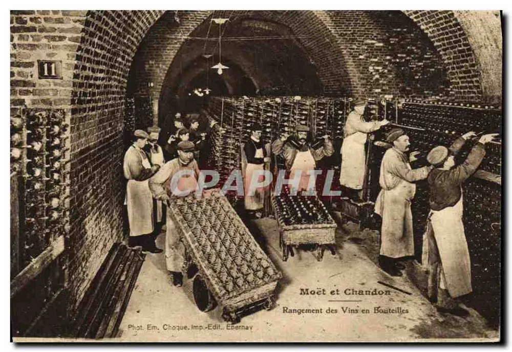 Moët et Chandon — Abfüllen der Weine — Fot. Em. Choque, Druck. Ebernay - Vorderseite