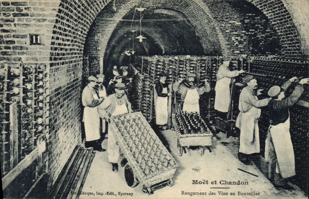 Abfüllen von Weinen — Moët et Chandon — Imp. Cheque, Epernay - Vorderseite