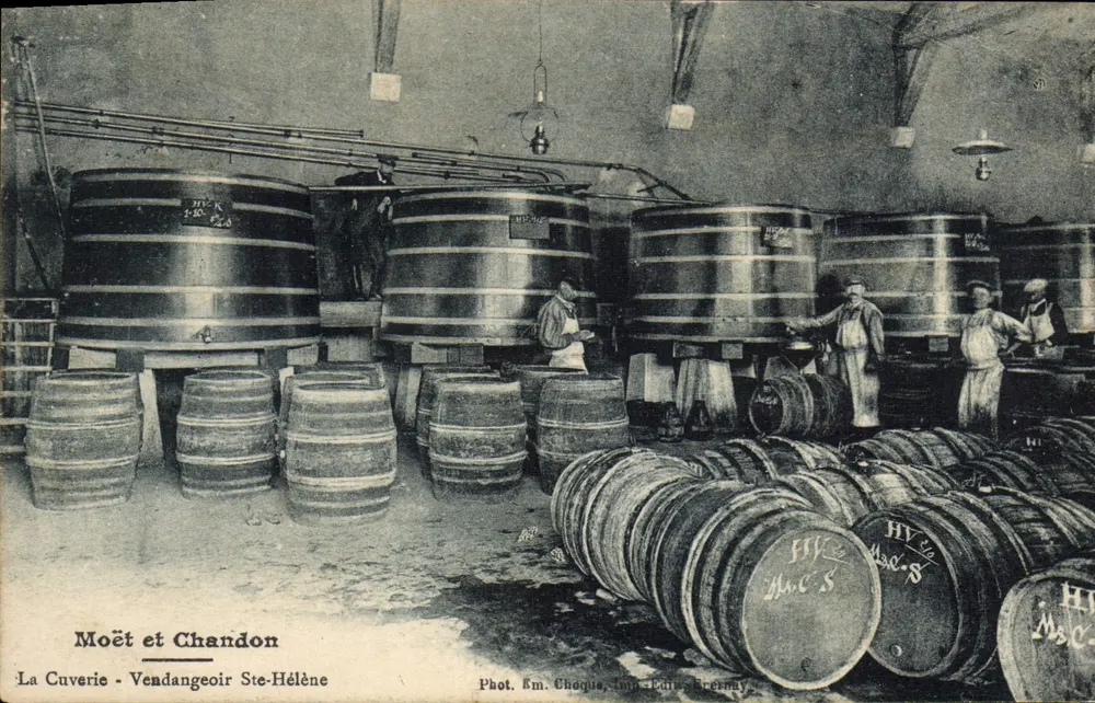 La Cuverie - Vendangeoir Ste-Hélène — Moët et Chandon — Fot. Em. Choque, Aix-les-Bains, Breteny - Vorderseite