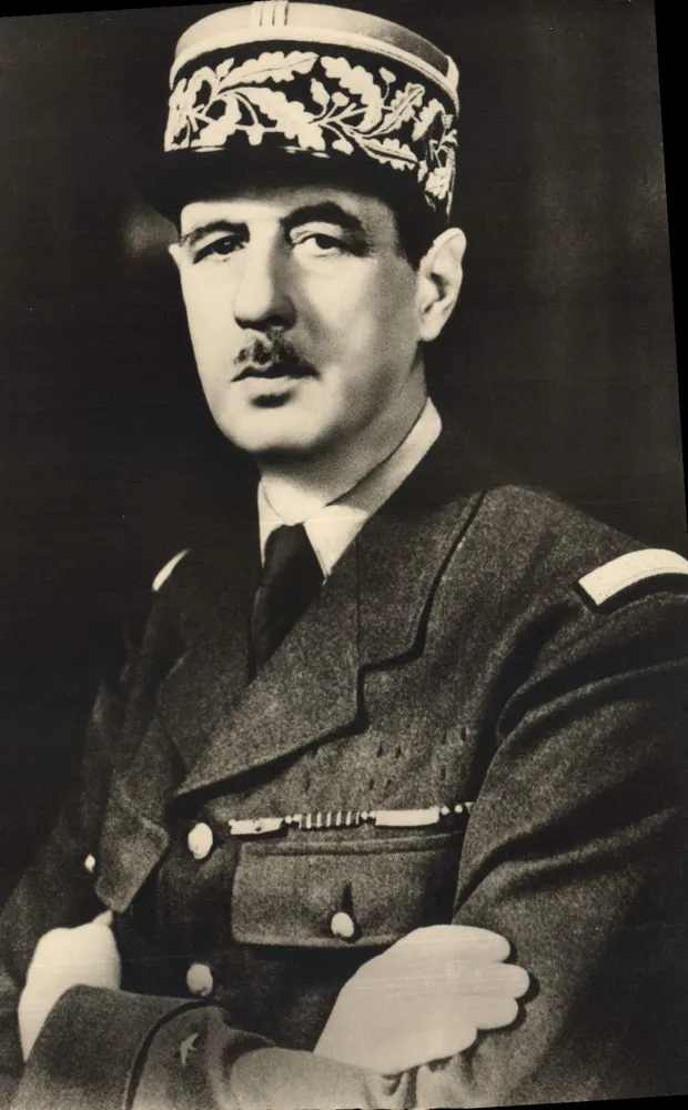 Geral de Gaulle — retrato militar — Edições O.P. Distribuído por Photo-Presso-Liberação - Frente
