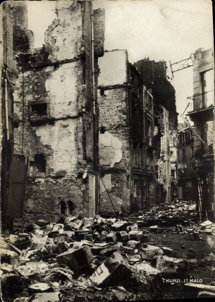Zerstörungen in Saint-Malo — Zerstörte Straße — Kunzi, n°12 - Vorderseite