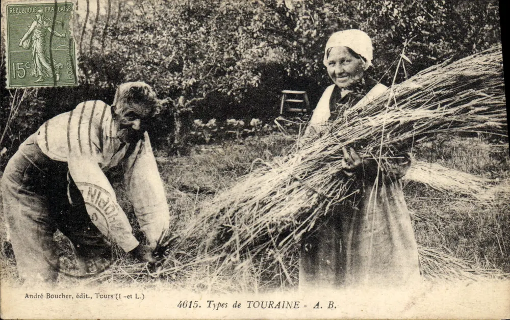 Tipos de TOURAINE - A. B. — André Boucher, editor, Tours (I-et L.) — n° 4615 - Frente